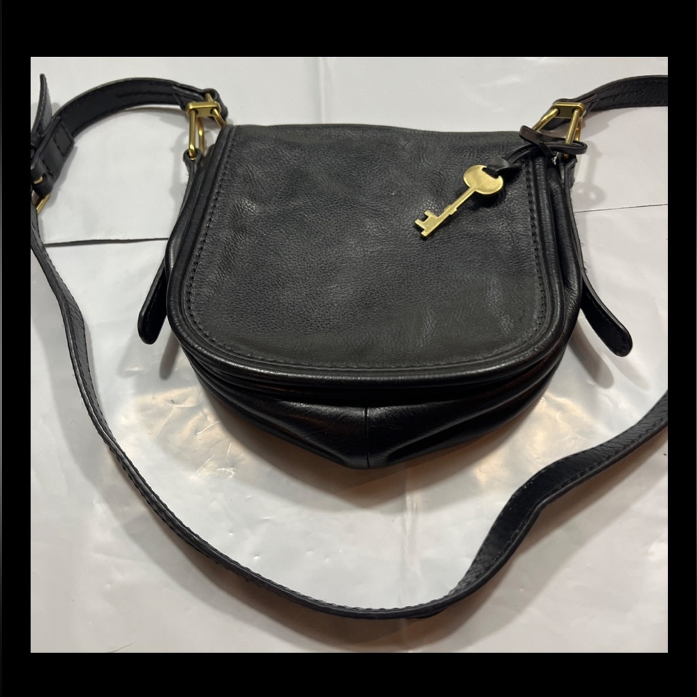 Fossil Black LEATHER Purse Evening Bag Flap Closure Adjustable Crossbody Strap